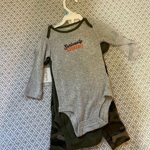 Carters 3 piece set 6 months